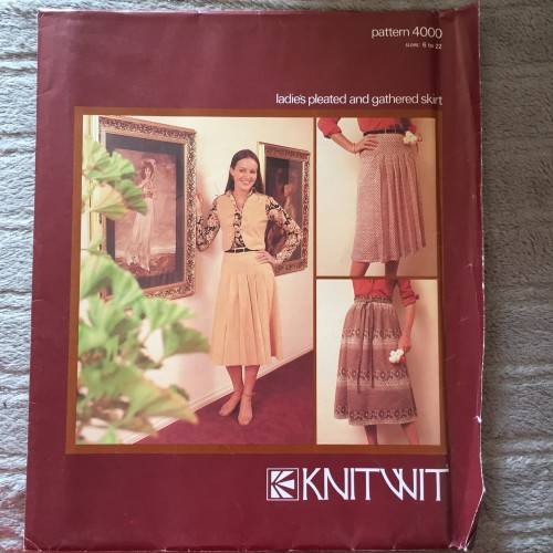 PATTERN KNITWIT 4000 (UNUSED)  - LADIES' PLEATED & GATHERED SKIRT (SIZE 6-22)