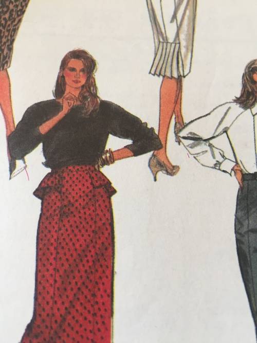PATTERN SIMPLICITY 8183 (UNUSED) - BEAUTIFUL SKIRT VARIATIONS (SIZE 10-12-14)