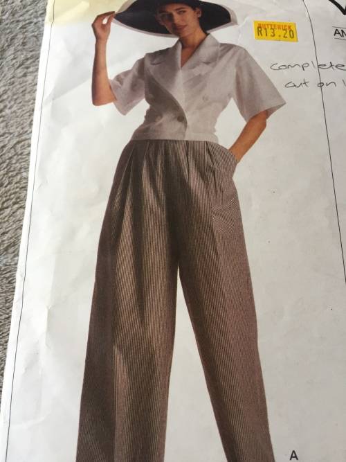 PATTERN VOGUE 2318 (PERRY ELLIS)(COMPLETE, CUT ON 16) - TOP, SKIRT and PANTS (SIZE 12-14-16)