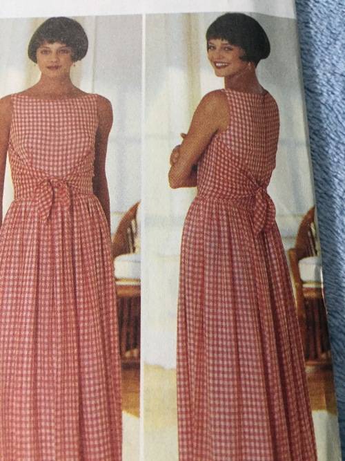 PATTERN BUTTERICK 3935 (UNUSED) - UNUSUAL DRESS WITH TIE ENDS (SIZE 6-8-10-12)