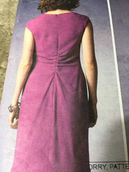 PATTERN VOGUE 1369 (KAY UNGER)(UNCUT NOT FACTORY FOLDED) - STUNNING DRESS (SIZE 8-16)