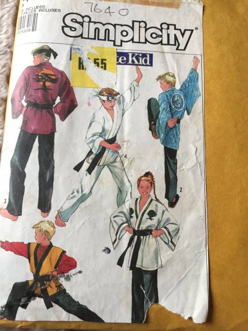 PATTERN SIMPLICITY 7640 - KARATE SUITS ALL SIZES