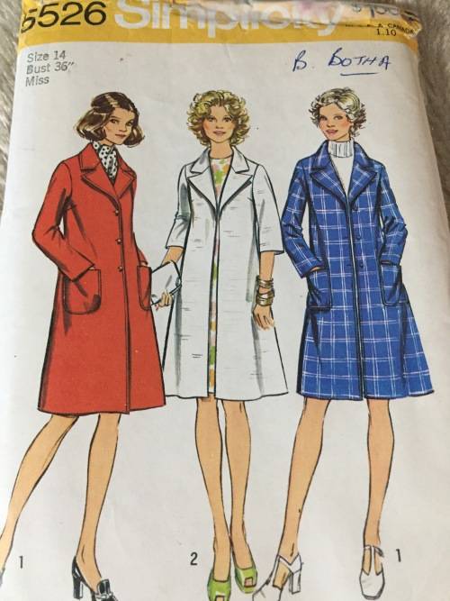 PATTERN SIMPLICITY 5526 (VINTAGE) - COATS LOOK SLIMMER (SIZE 14)