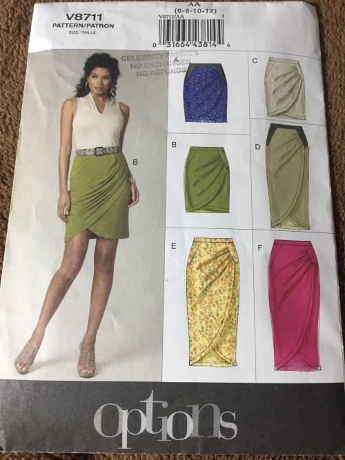 PATTERN VOGUE 8711 OPTIONS - SKIRT VARIATIONS (SIZE 6-12)