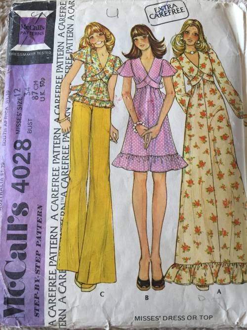 PATTERN MCCALL`S 4028 (VERY VINTAGE, UNUSED) - DRESSES OR TOPS (SIZE 12)