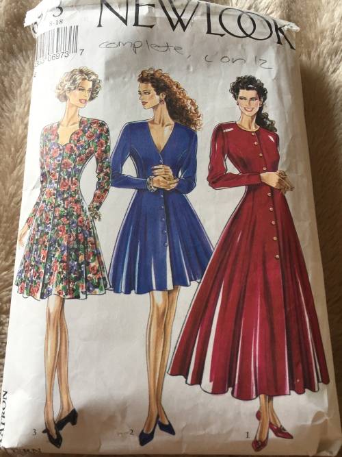 PATTERN NEW LOOK 6973 (COMPLETE, CUT ON 12) - DRESSES (SIZE 8-12)