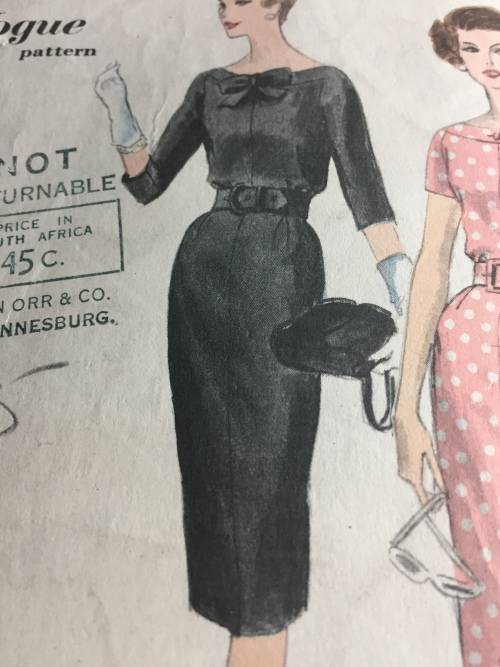 PATTERN VOGUE 9781 (VERY VINTAGE, TIDY PATTERNS) - ONE PIECE DRESS (SIZE 14)