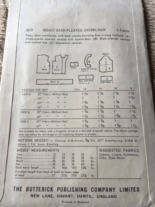 PATTERN BUTTERICK 8879 (VERY VINTAGE, NEAT & TIDY PATTERN) - BACK-PLEATED OVERBLOUSE (SIZE 12)