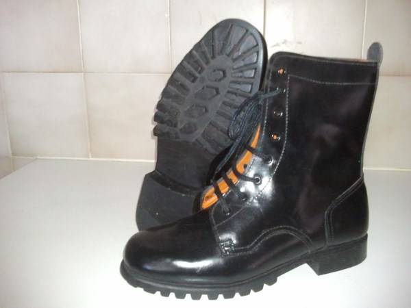 Military style boot
