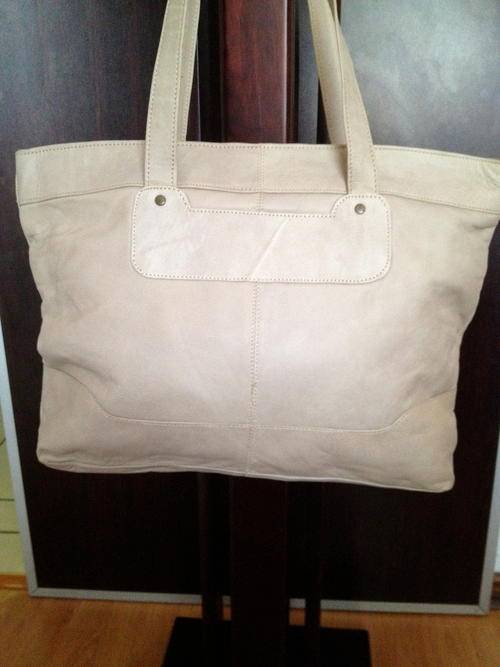 **stunning** 100%  Genuine leather LARGE TRAVEL/HAND Bag in BEIGE. TRAVEL IN STYLE!