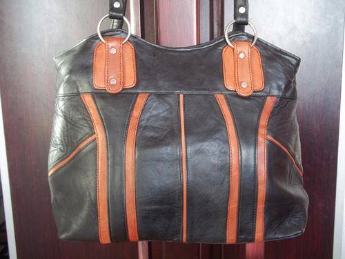 **ONLY ONE**NEW ARRIVAL**stunning 100%  Genuine leather HAND Bag in BLACK.