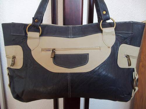 *Only One!*NEW ARRIVALS***Stunning 100%  Genuine leather  Hand Bag in CHARCOAL . A great buy!.