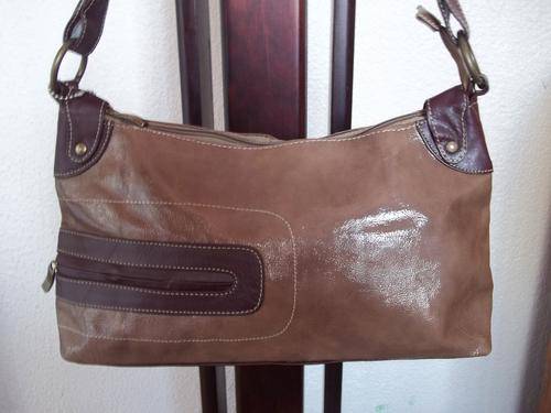 WOW! GORGEOUS NEW ARRIVALS***Stunning 100%  Genuine leather  Hand Bag in BROWN. A great buy!.