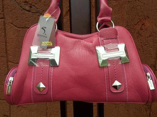 **Gorgeous ladies SOTTO hand bag in PINK. Styled in Italy. GREAT QUALITY!