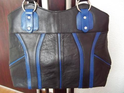 *Only One!*NEW ARRIVALS***Stunning 100%  Genuine leather  Hand Bag in BLACK & BLUE. A great buy!.