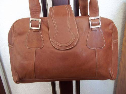 **Stunning LARGE Designer style 100%  Genuine leather  Hand Bag in BROWN. A great buy!.