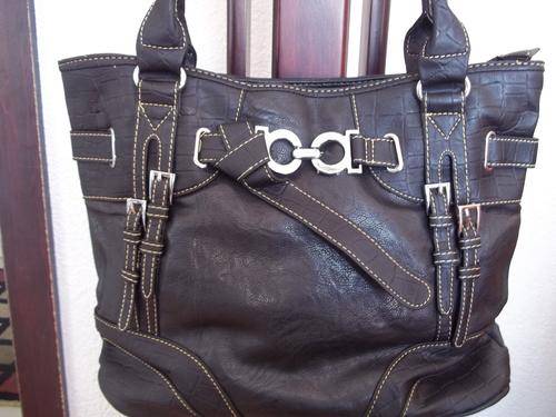 **Stunning Ladies PU leather Bag in BLACK.  A Great buy! Great Quality!