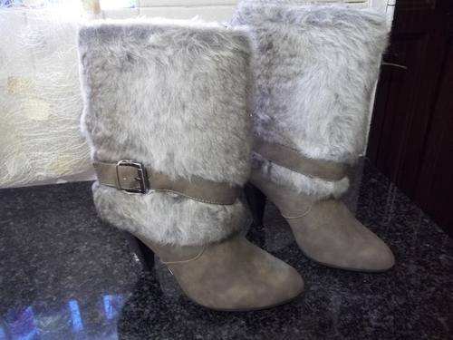 Beautiful ladies Suede and Fur BOOTS, A must have for this winter, CAMEL COLOR- SIZES 6.5