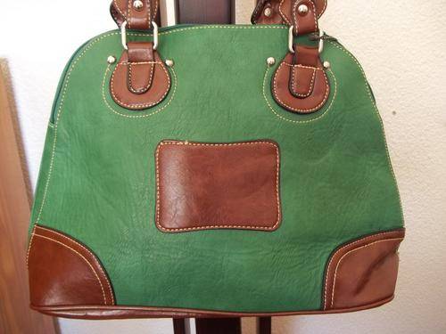 ONLY ONE***Stunning Ladies leather Bag in GREEN.  Great quality,A Great buy!