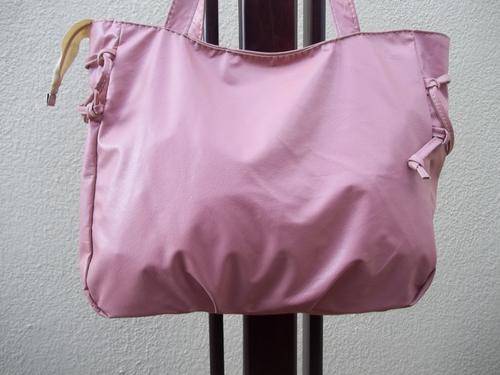 **HOT Designer style ladies hand bag PINK leather LOOK . Make Fashion statement