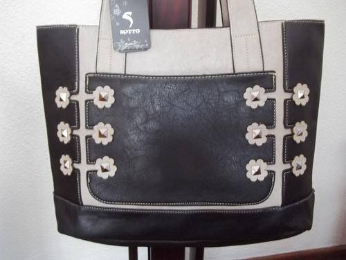**LAST ONE**Stunning Ladies leather Bag in BLACK.  A Great buy! Great Quality! Must have Elegance.