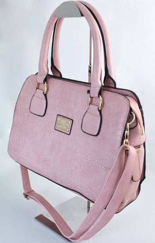 **ONLY ONE**Elegant Faux Crocodile leather bag in Pink-step out in style!