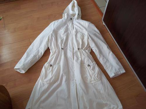 Beautiful and trendy Ladies Knee length jacket in Cream with warm fleece lining,  Size 34-36