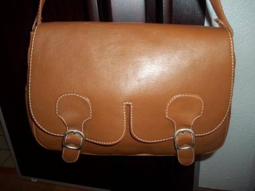 Stunning 100%  Genuine leather  Hand Bag in  Tan. Smart choice. Made to last!!