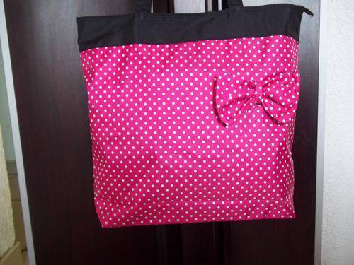 Beautiful ladies Soft SATIN hand bag in BLACK!!. Great everyday hand bag.