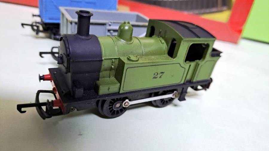 Horby Triang Train Set (Locomotive with 3 coaches) BOXED (NEW Old Stock Partly sealed) (Lima)