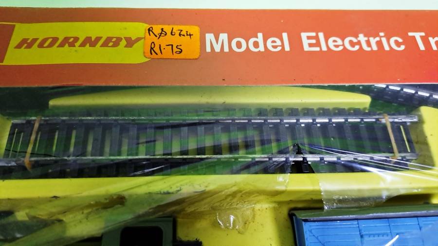 Horby Triang Train Set (Locomotive with 3 coaches) BOXED (NEW Old Stock Partly sealed) (Lima)