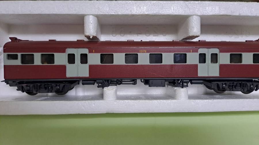 Lima Model - Suburban 1st Class wagon (SAR) (Like NEW)