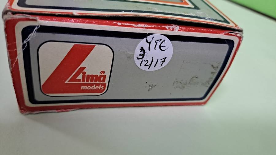 Lima Model - Suburban 1st Class wagon (SAR) (Like NEW)