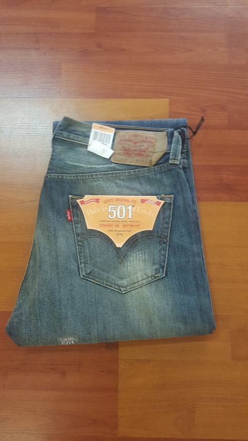 Authentic LEVI'S 501 Denims - Size 36/32