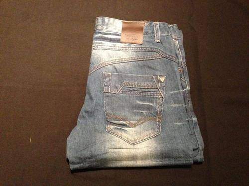 GUESS Washed Out Denimz - W36