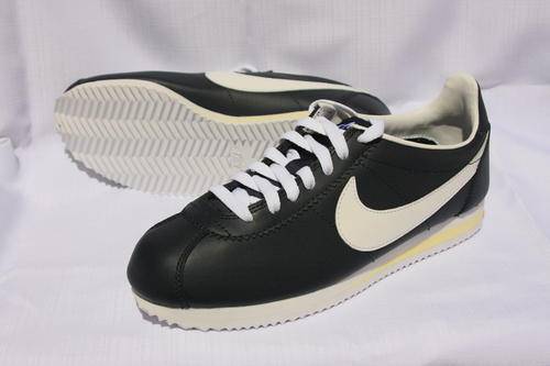 Nike Cortez Sneaker - Size 6 / 10