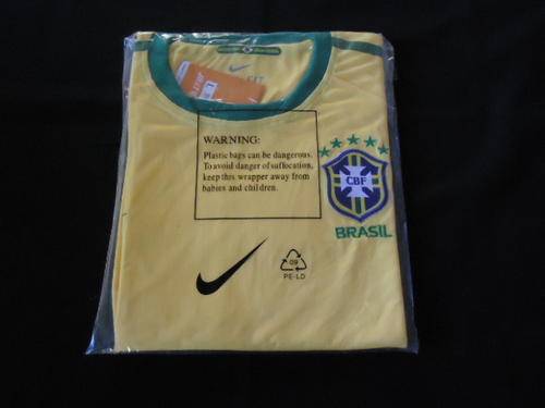 NIKE BRAZIL 2010 Kit - Large