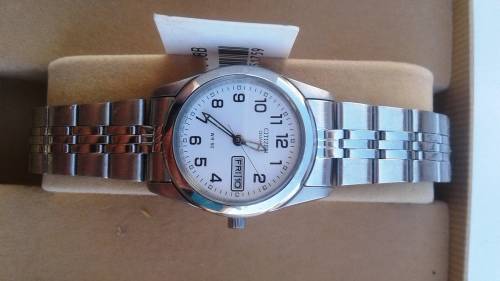 Citizen analog quartz CTZ-6618 women`s time piece in original box with papers