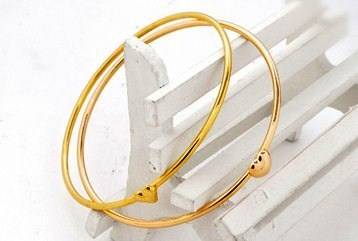 IMPORTED STOCK! Pretty ***HEART*** 18K Gold Clad Bracelet!