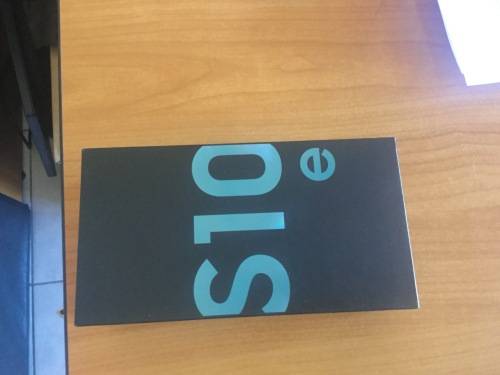 SAMSUNG GALAXY s10e  128GB. PRISM GREEN