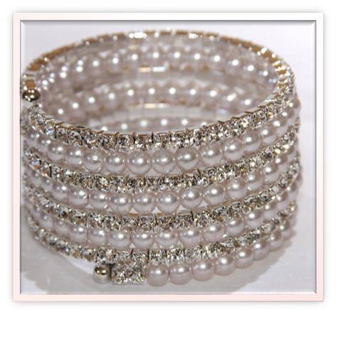 Pearl and rhinestone bracelet