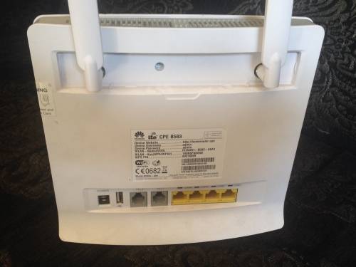 Huawei B593 4G LTE modem and router- connect up to 32 wireless devices used for 10 days