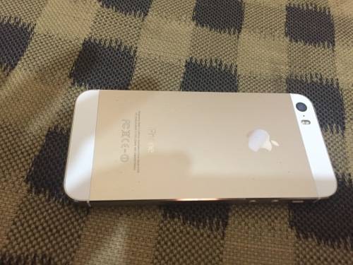 Apple iphone 5s 16 gb with box in good condition