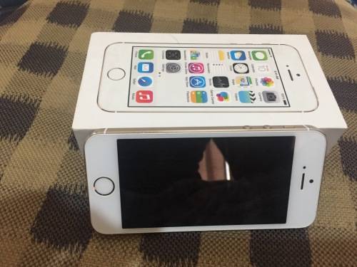 Apple iphone 5s 16 gb with box in good condition