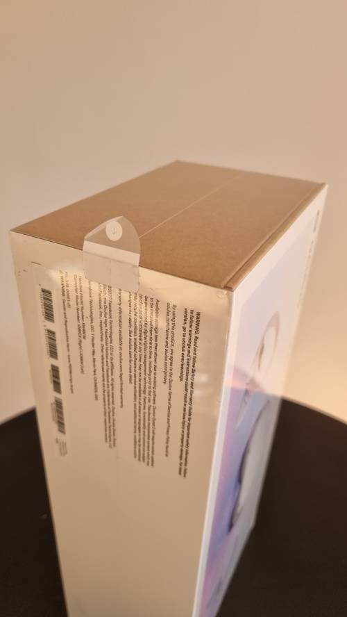 Oculus Quest 2 VR Headset (64gb) New, Sealed