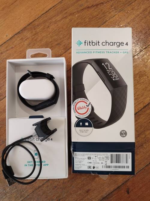 Fitbit Charge 4