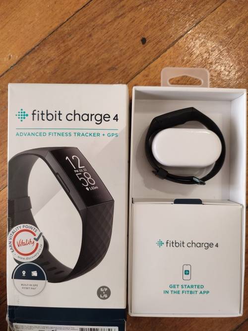 Fitbit Charge 4