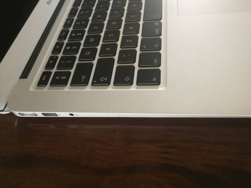 Apple Macbook Air 13" Core i5 *PLEASE READ*