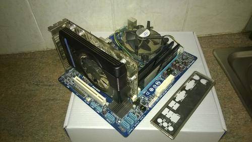 Intel Core2 Quad Q9400, LGA775 Motherboard, Radeon 7750 Combo