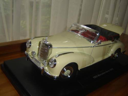 Lovely Classic 1955 Mercedes Benz 300S Cabrio Scale 1/18 by NEX WELLY in Lovely Display Box